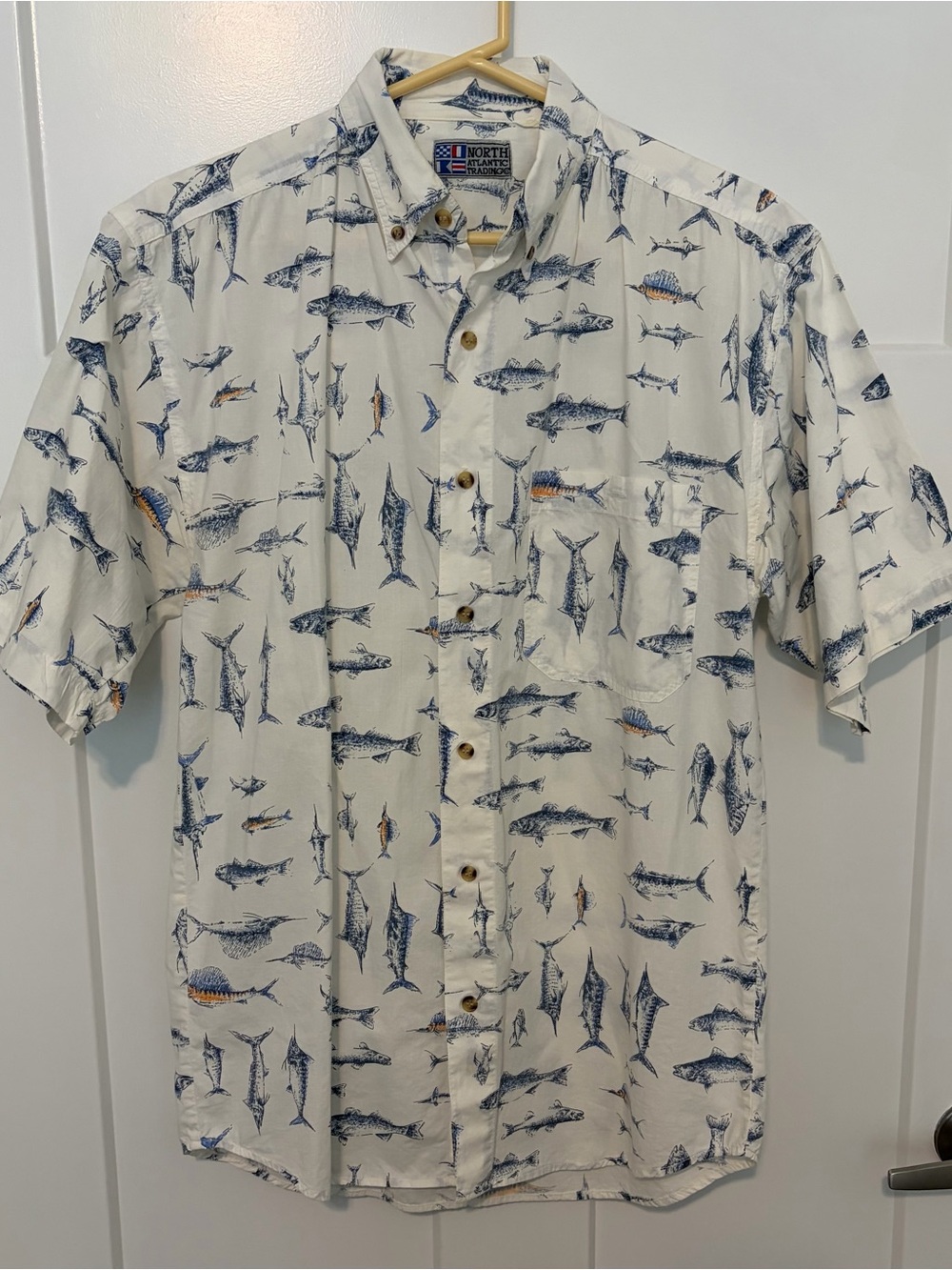 North Atlantic Trading Classic Fit Short-Sleeve Fish Marine Life Shirt Medium